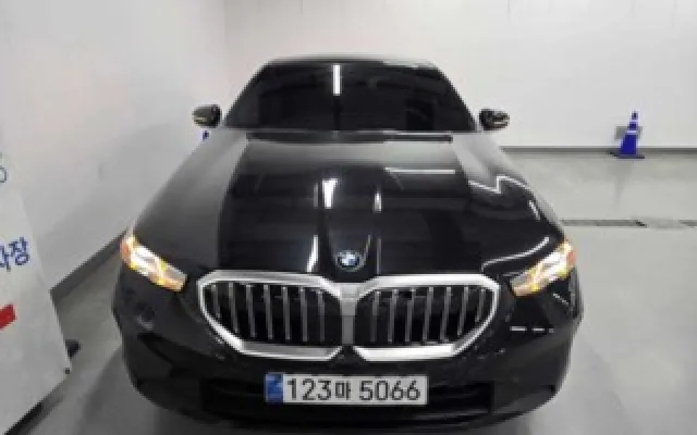 그랑콜레오스하이브리드 중고차 5시리즈 (G60) 530i xDrive 매물 사진 8 - 2025/08 15,070km